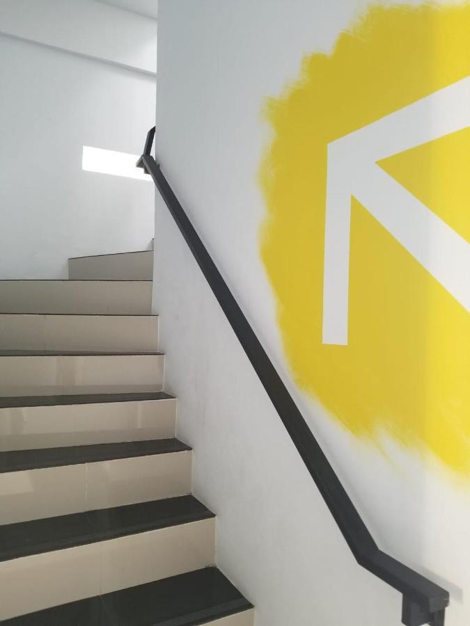 Aur Kuning Hostel Syariah Bukittinggi Exterior photo