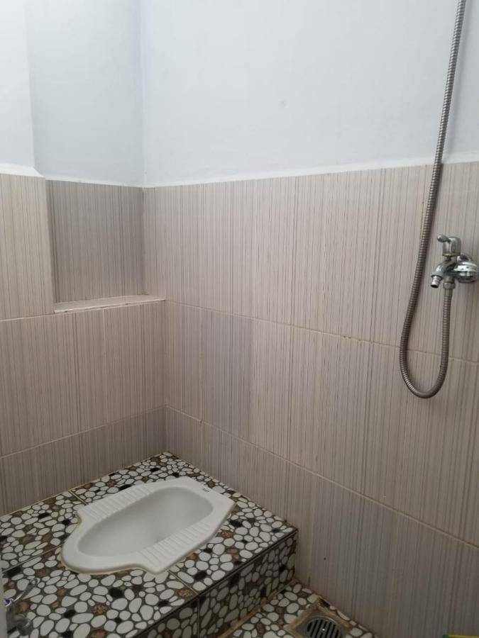 Aur Kuning Hostel Syariah Bukittinggi Exterior photo