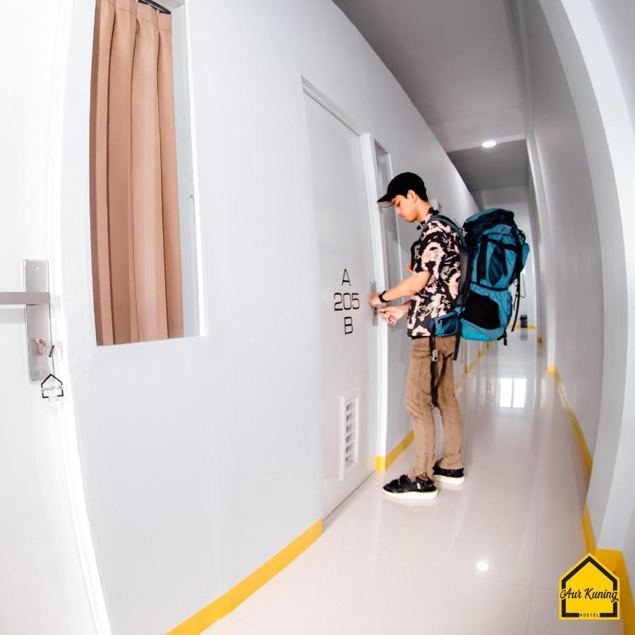 Aur Kuning Hostel Syariah Bukittinggi Exterior photo
