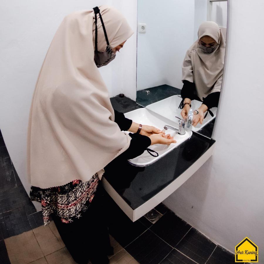 Aur Kuning Hostel Syariah Bukittinggi Exterior photo